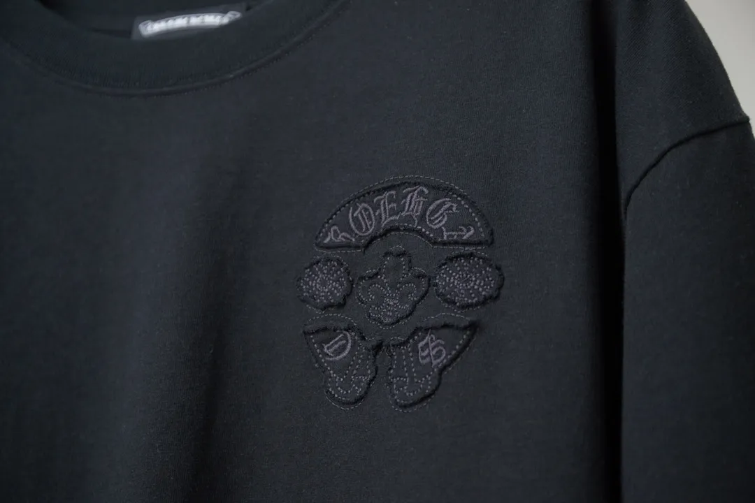 🅿️200 Ch*ome Hearte 25SS early spring new style, appliqué embroidered heart cross short sleeves, light luxury, essential item for daily commuting for men and women, correct version, welcome to compare, detailed features · 320g 100% pure cotton double yarn jersey fabric · Custom dyed in the same vat, special thickened 32 pieces double-strand 1X1 thread · Imported Tajima machine embroidery tatami embroidery ➕This cloth patch embroidery · Hand-stitched Croxin hardware · Double-needle cross-stitching process · Original main mark, washed tag, branded moisture-proof paper packaging Color: black/white/pink Size: S/M/L/XL